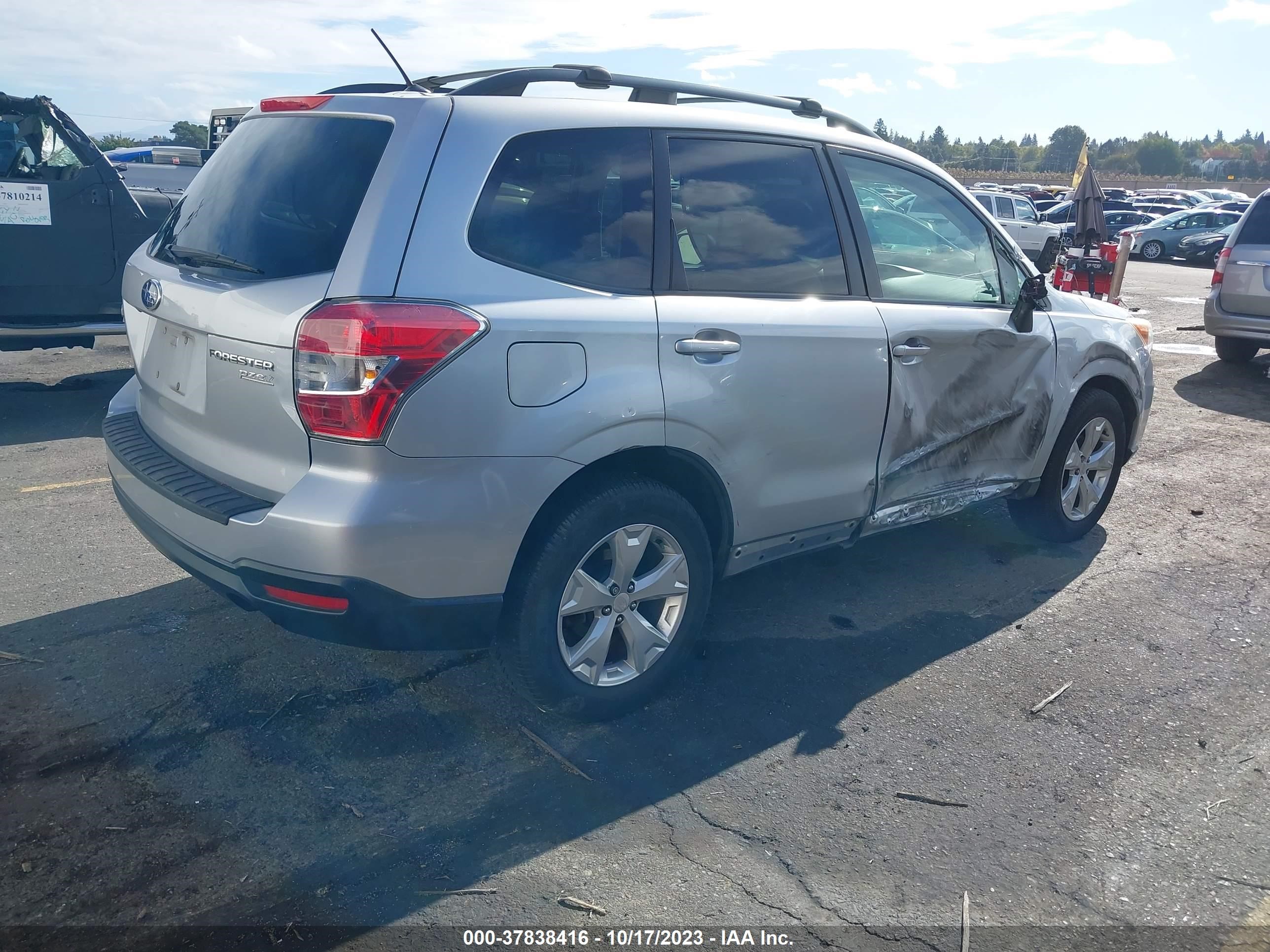 Photo 3 VIN: JF2SJAECXEH523678 - SUBARU FORESTER 