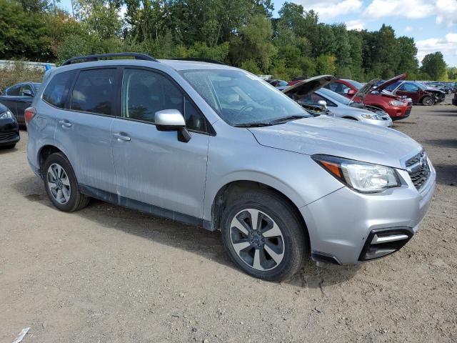 Photo 3 VIN: JF2SJAECXHH561660 - SUBARU FORESTER 2 