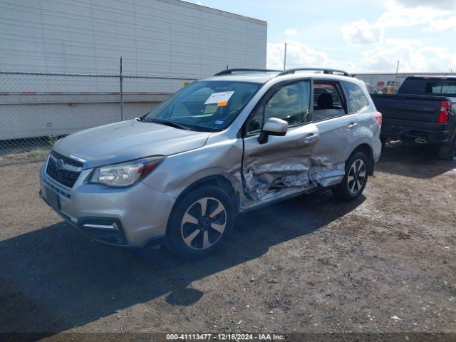 Photo 1 VIN: JF2SJAECXJH588900 - SUBARU FORESTER 