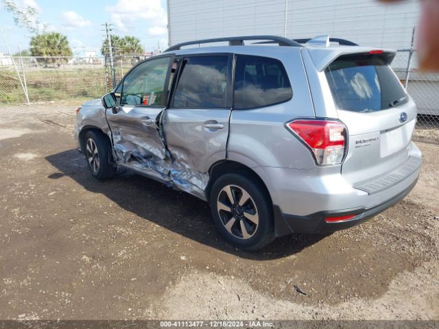 Photo 2 VIN: JF2SJAECXJH588900 - SUBARU FORESTER 