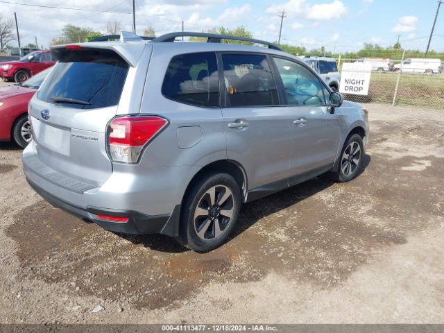 Photo 3 VIN: JF2SJAECXJH588900 - SUBARU FORESTER 