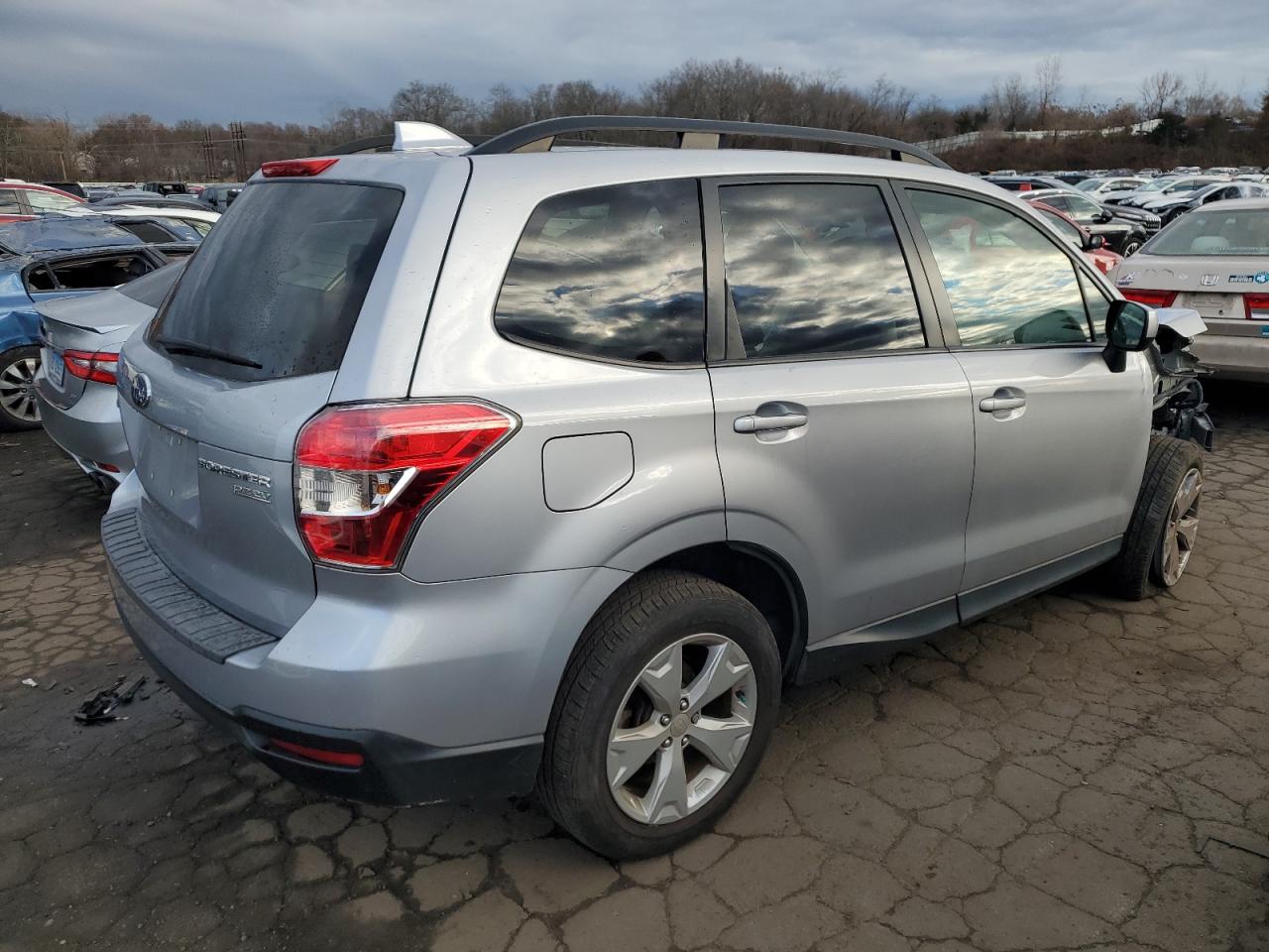 Photo 2 VIN: JF2SJAFC0GH568825 - SUBARU FORESTER 