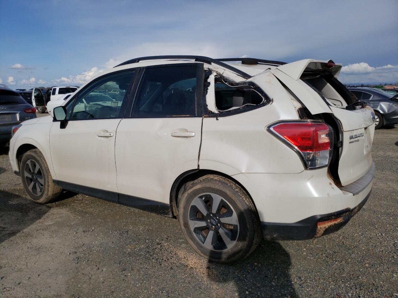 Photo 1 VIN: JF2SJAGC0HH586421 - SUBARU FORESTER 