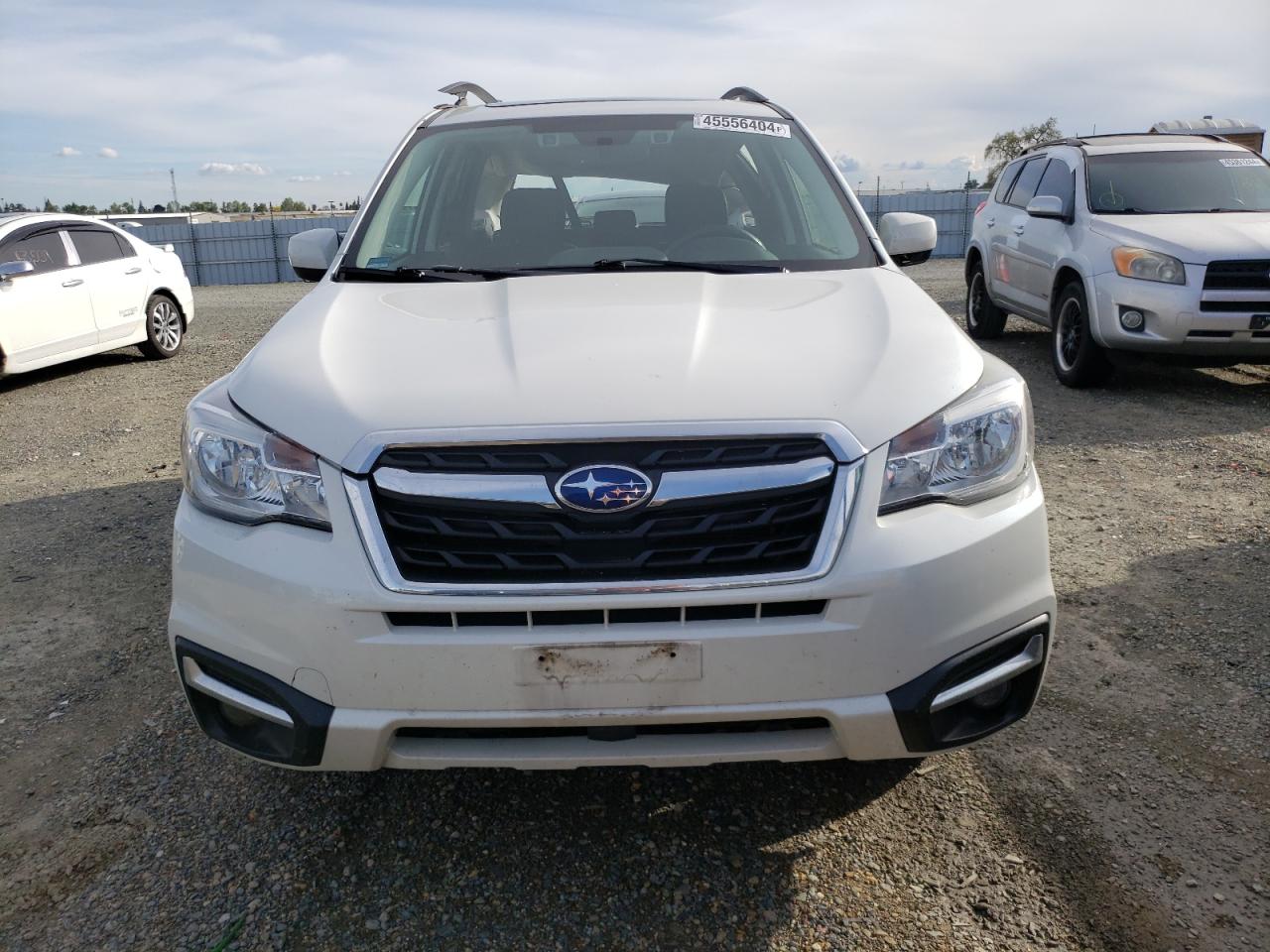 Photo 4 VIN: JF2SJAGC0HH586421 - SUBARU FORESTER 