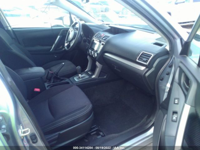 Photo 4 VIN: JF2SJAGC1HH804463 - SUBARU FORESTER 