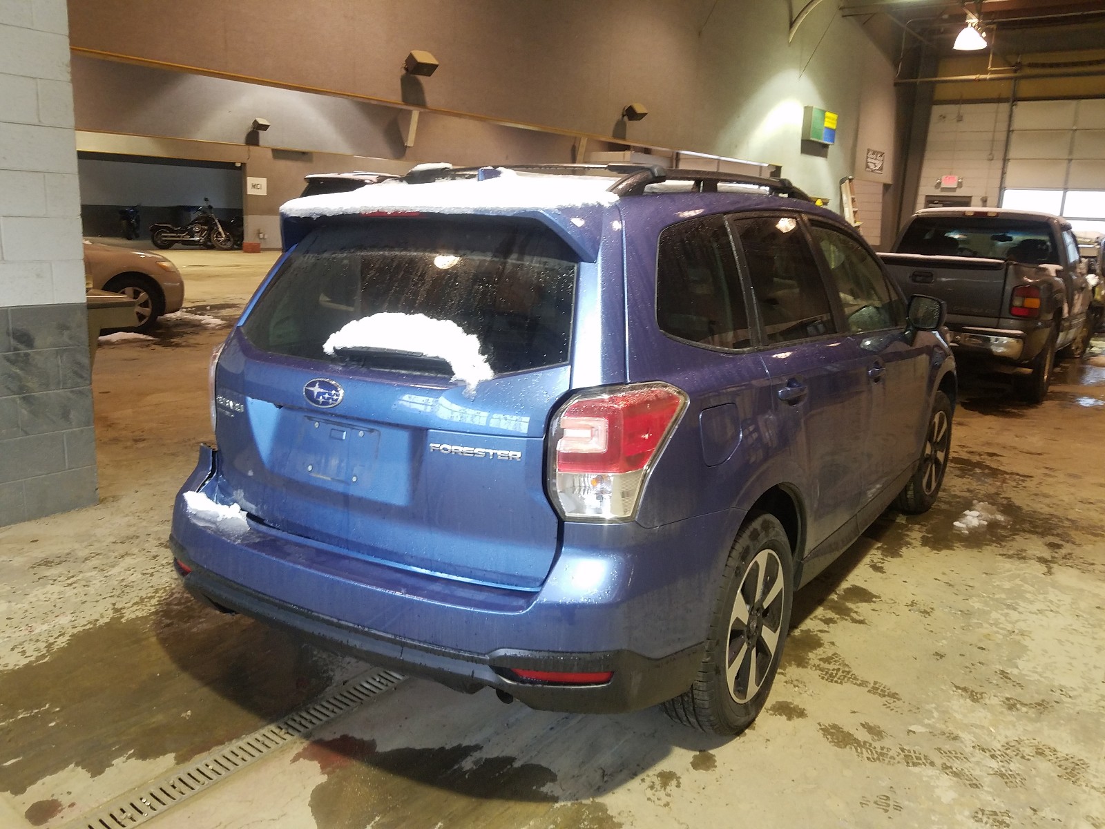 Photo 3 VIN: JF2SJAGC3JH564354 - SUBARU FORESTER 2 