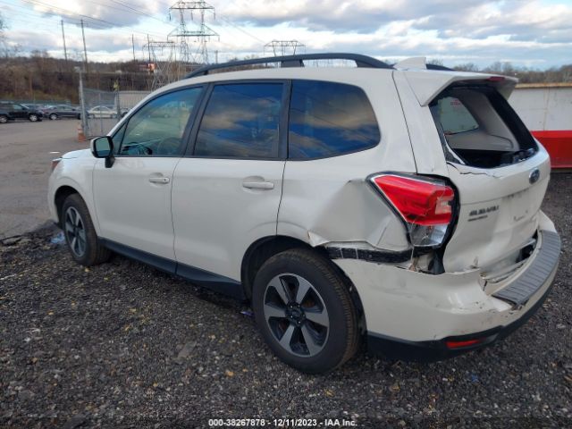 Photo 2 VIN: JF2SJAGC4JH563603 - SUBARU FORESTER 