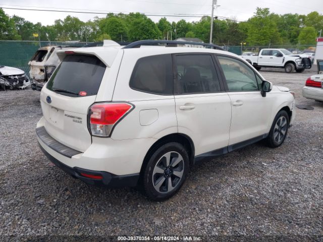 Photo 3 VIN: JF2SJAGC5HH569095 - SUBARU FORESTER 