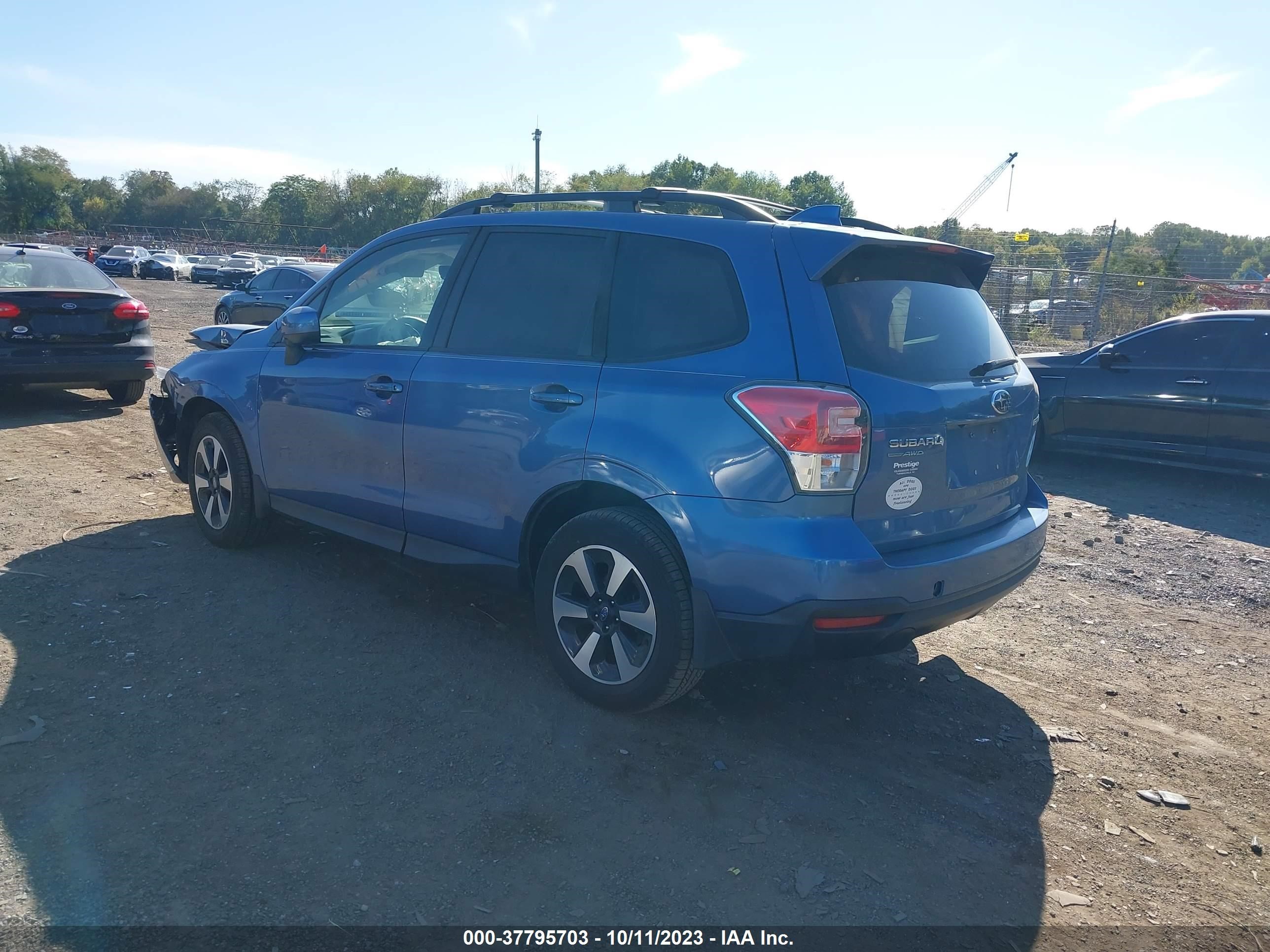 Photo 2 VIN: JF2SJAGC6JH495353 - SUBARU FORESTER 