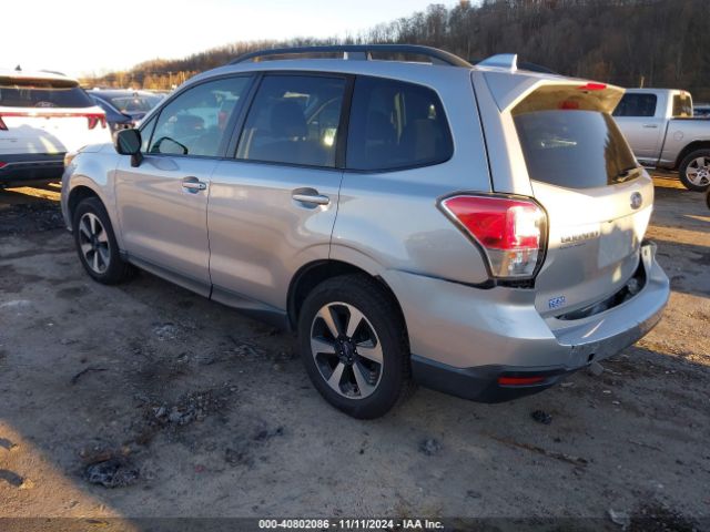 Photo 2 VIN: JF2SJAGC7JH477430 - SUBARU FORESTER 