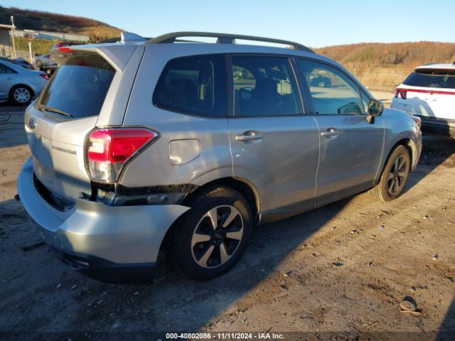 Photo 3 VIN: JF2SJAGC7JH477430 - SUBARU FORESTER 