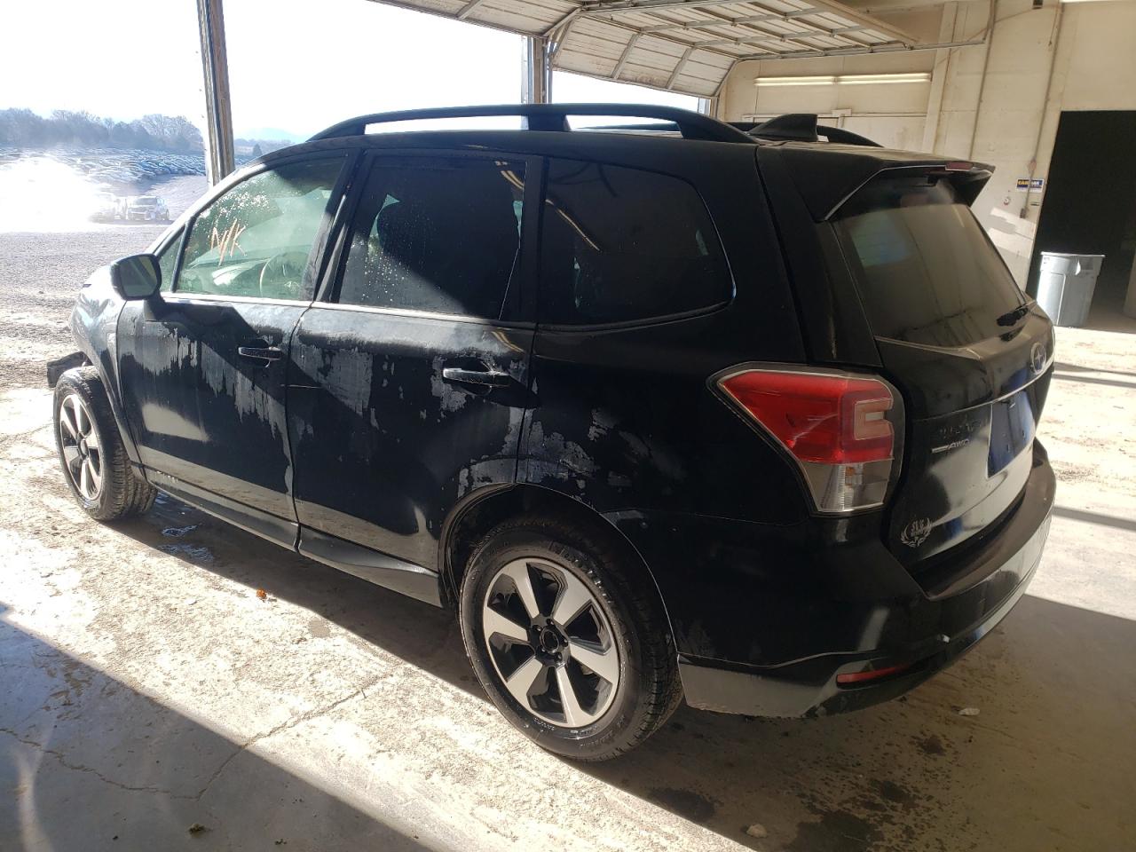 Photo 1 VIN: JF2SJAGC7JH478660 - SUBARU FORESTER 