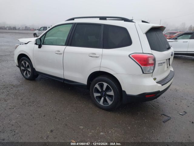 Photo 2 VIN: JF2SJAGC7JH523483 - SUBARU FORESTER 