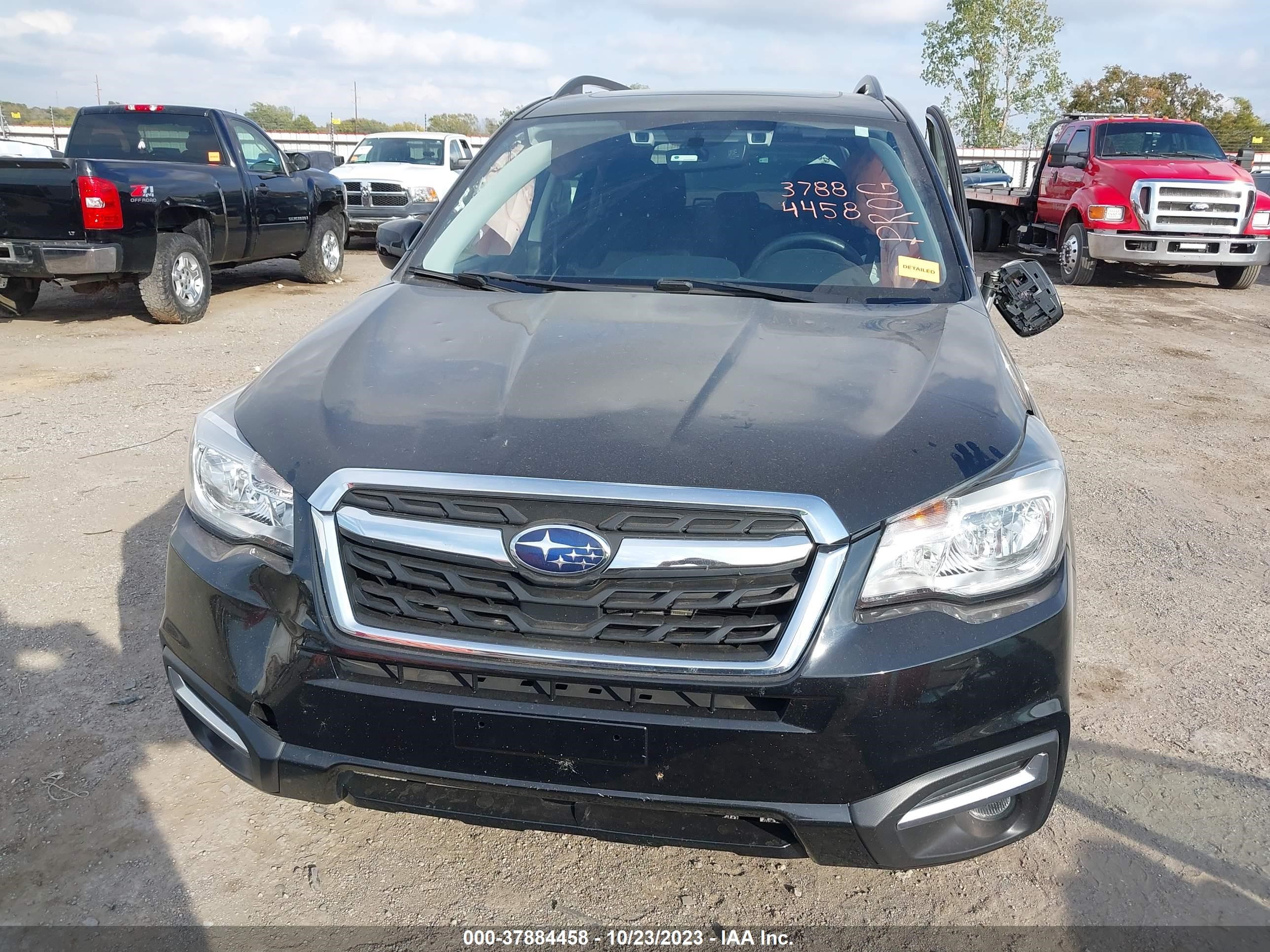 Photo 11 VIN: JF2SJAGC8JH428172 - SUBARU FORESTER 