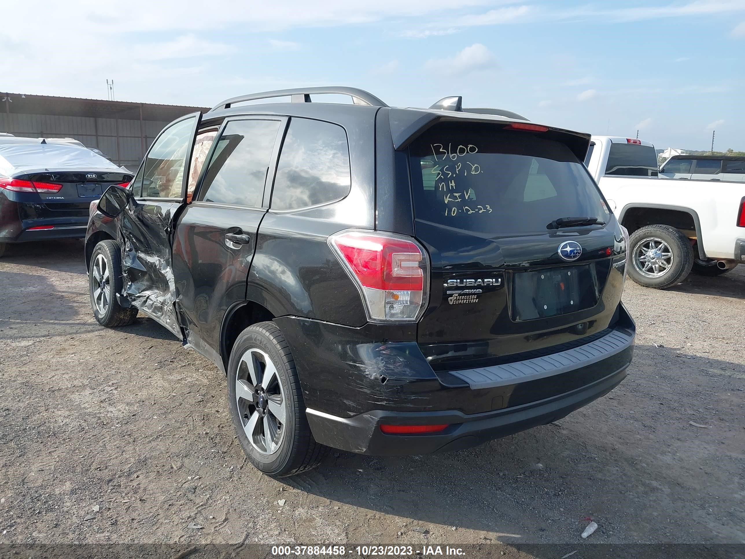 Photo 2 VIN: JF2SJAGC8JH428172 - SUBARU FORESTER 