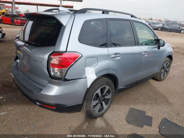 Photo 3 VIN: JF2SJAGC8JH488985 - SUBARU FORESTER 