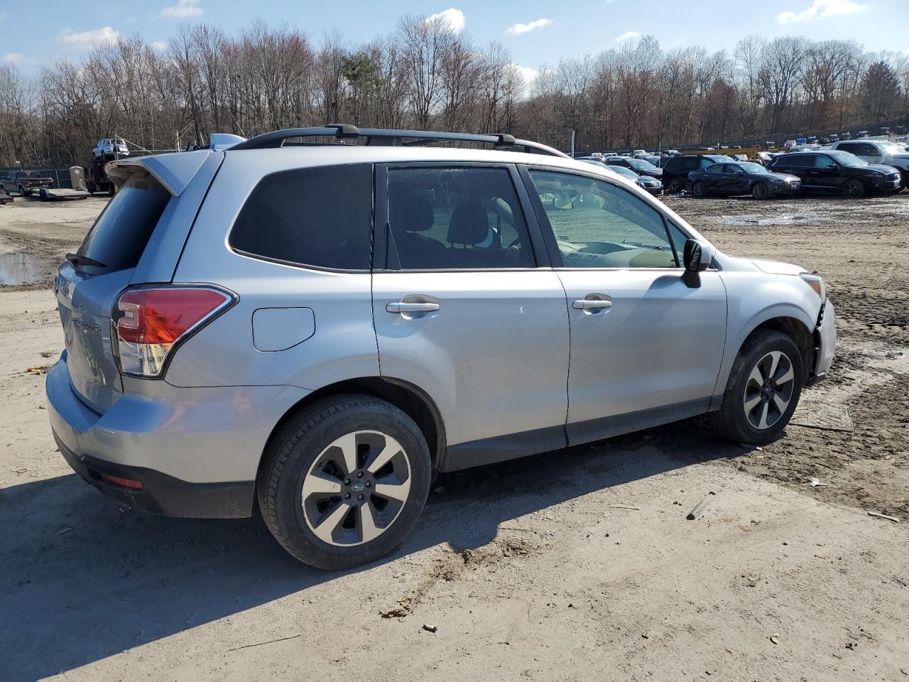 Photo 2 VIN: JF2SJAGC8JH551650 - SUBARU FORESTER 