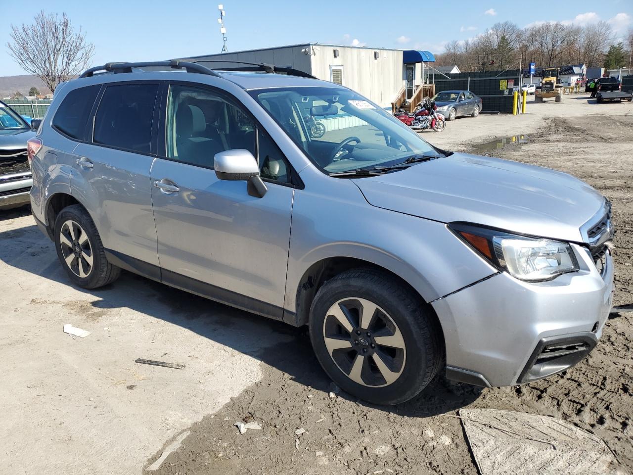 Photo 3 VIN: JF2SJAGC8JH551650 - SUBARU FORESTER 