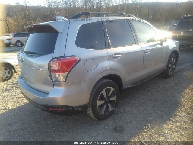 Photo 3 VIN: JF2SJAGC8JH553740 - SUBARU FORESTER 