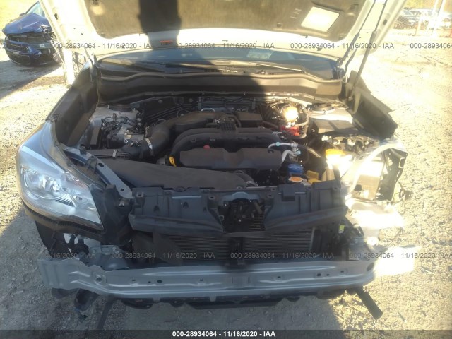 Photo 9 VIN: JF2SJAGC8JH553740 - SUBARU FORESTER 