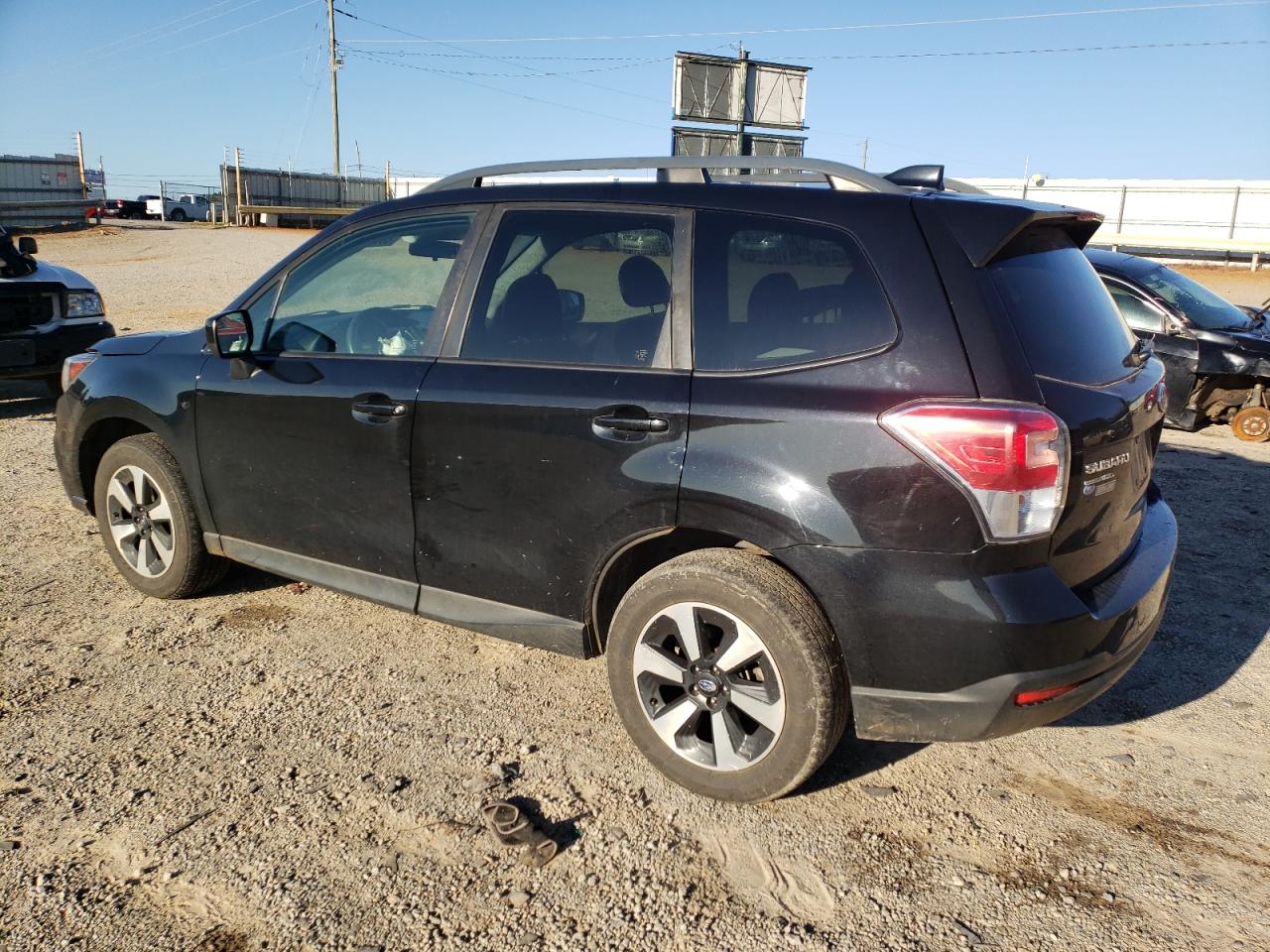 Photo 1 VIN: JF2SJAGC8JH583224 - SUBARU FORESTER 