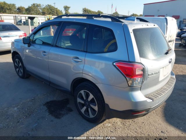 Photo 2 VIN: JF2SJAGC9JH590442 - SUBARU FORESTER 