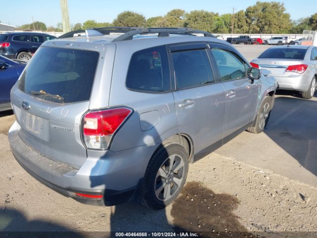 Photo 3 VIN: JF2SJAGC9JH590442 - SUBARU FORESTER 