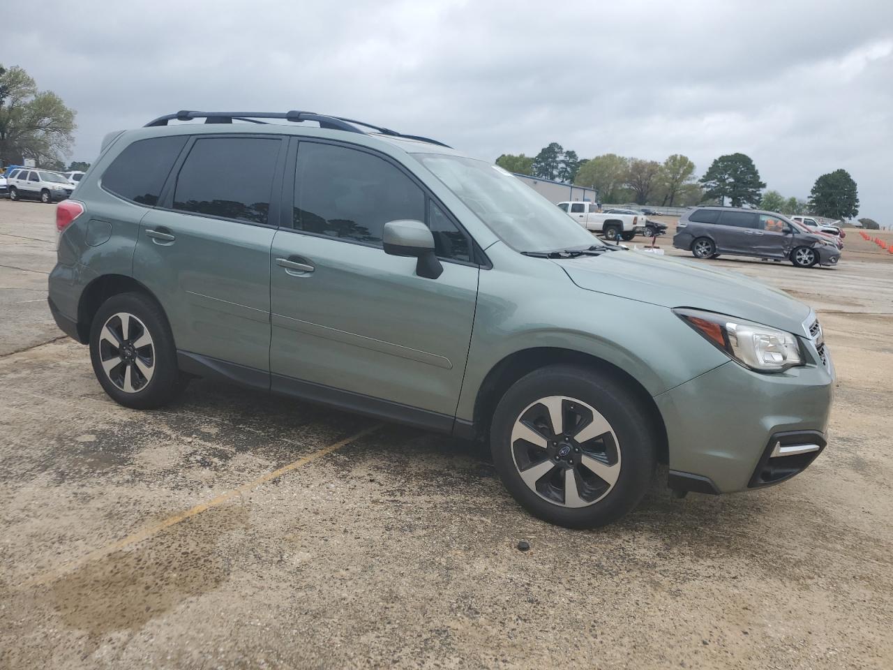 Photo 3 VIN: JF2SJAGCXHH423419 - SUBARU FORESTER 