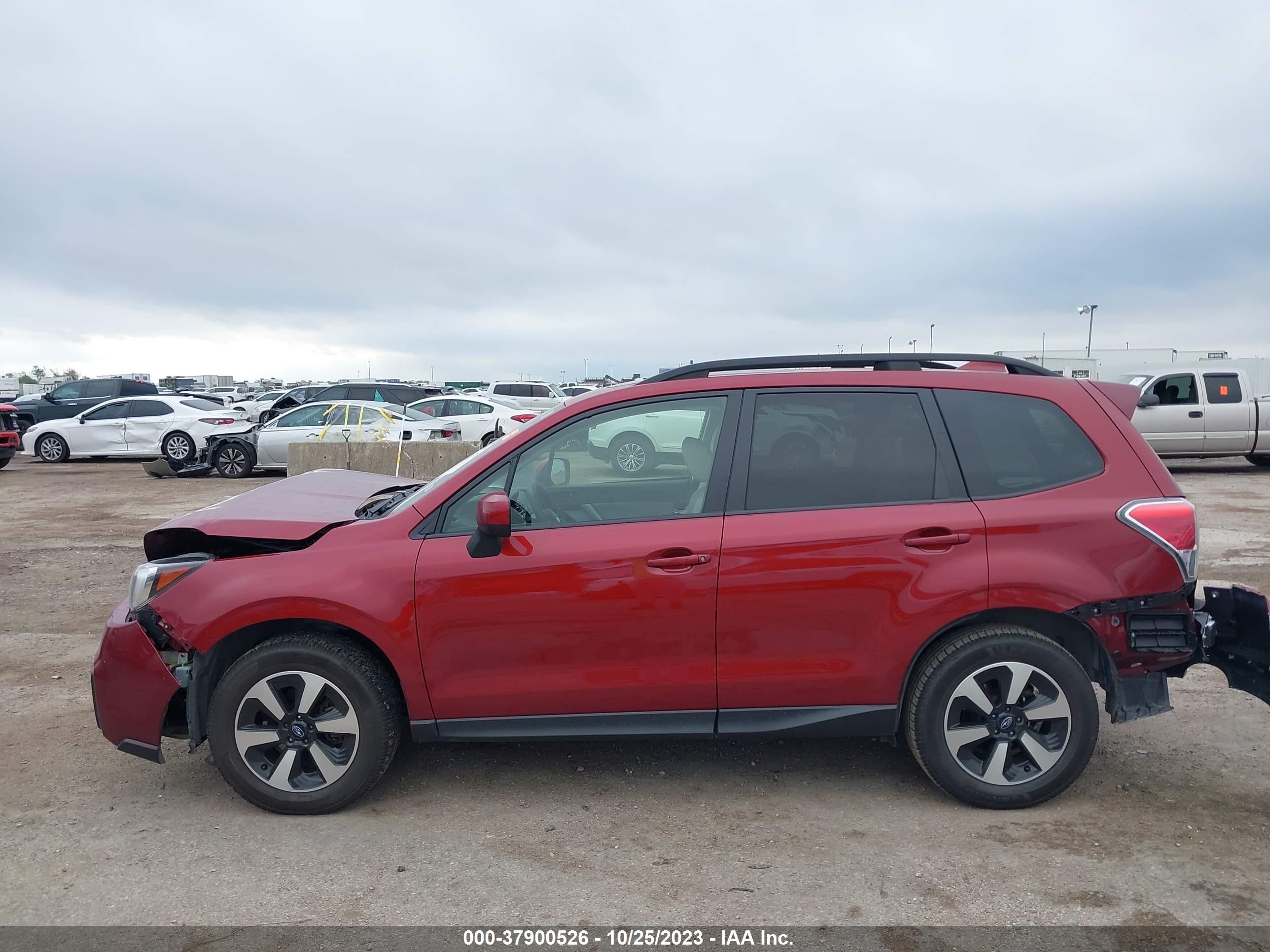 Photo 13 VIN: JF2SJAGCXHH500435 - SUBARU FORESTER 