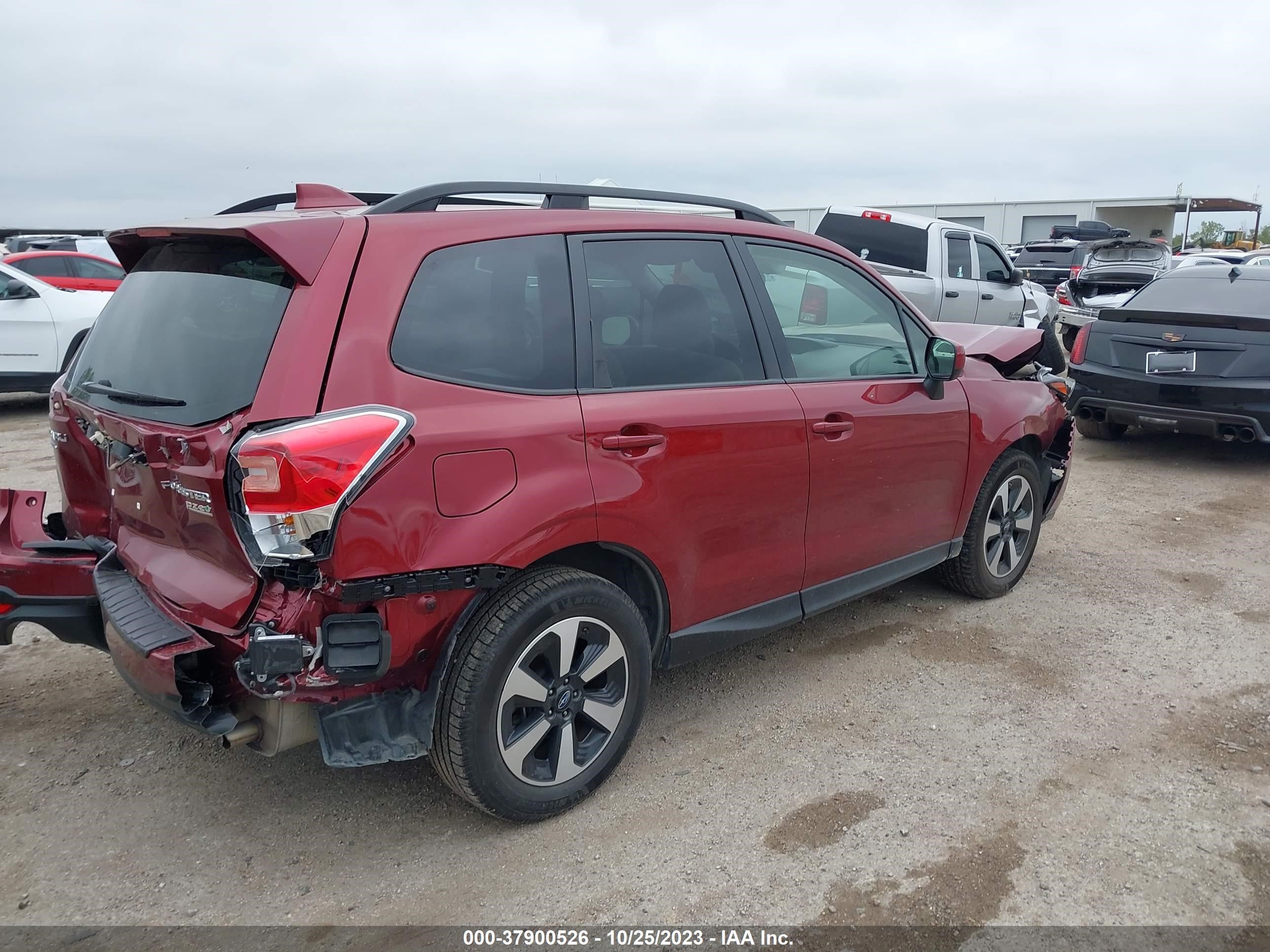 Photo 3 VIN: JF2SJAGCXHH500435 - SUBARU FORESTER 