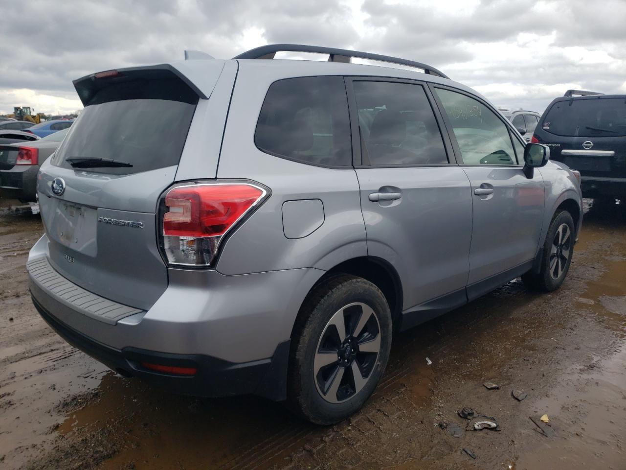 Photo 2 VIN: JF2SJAGCXJH402253 - SUBARU FORESTER 