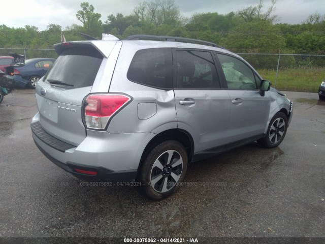 Photo 3 VIN: JF2SJAGCXJH519508 - SUBARU FORESTER 