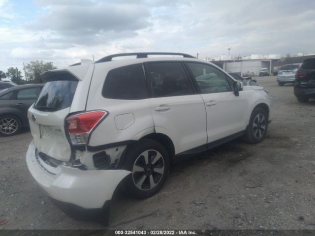 Photo 3 VIN: JF2SJAGCXJH554761 - SUBARU FORESTER 