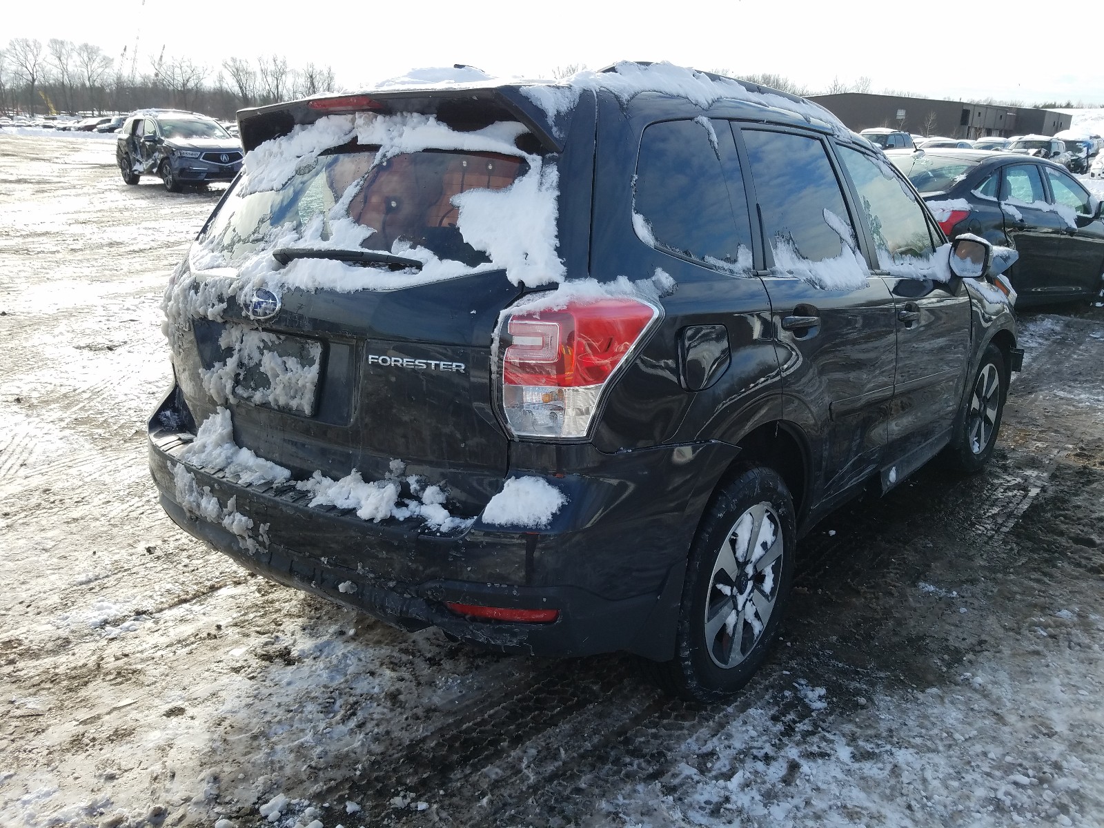 Photo 3 VIN: JF2SJAGCXJH605949 - SUBARU FORESTER 2 