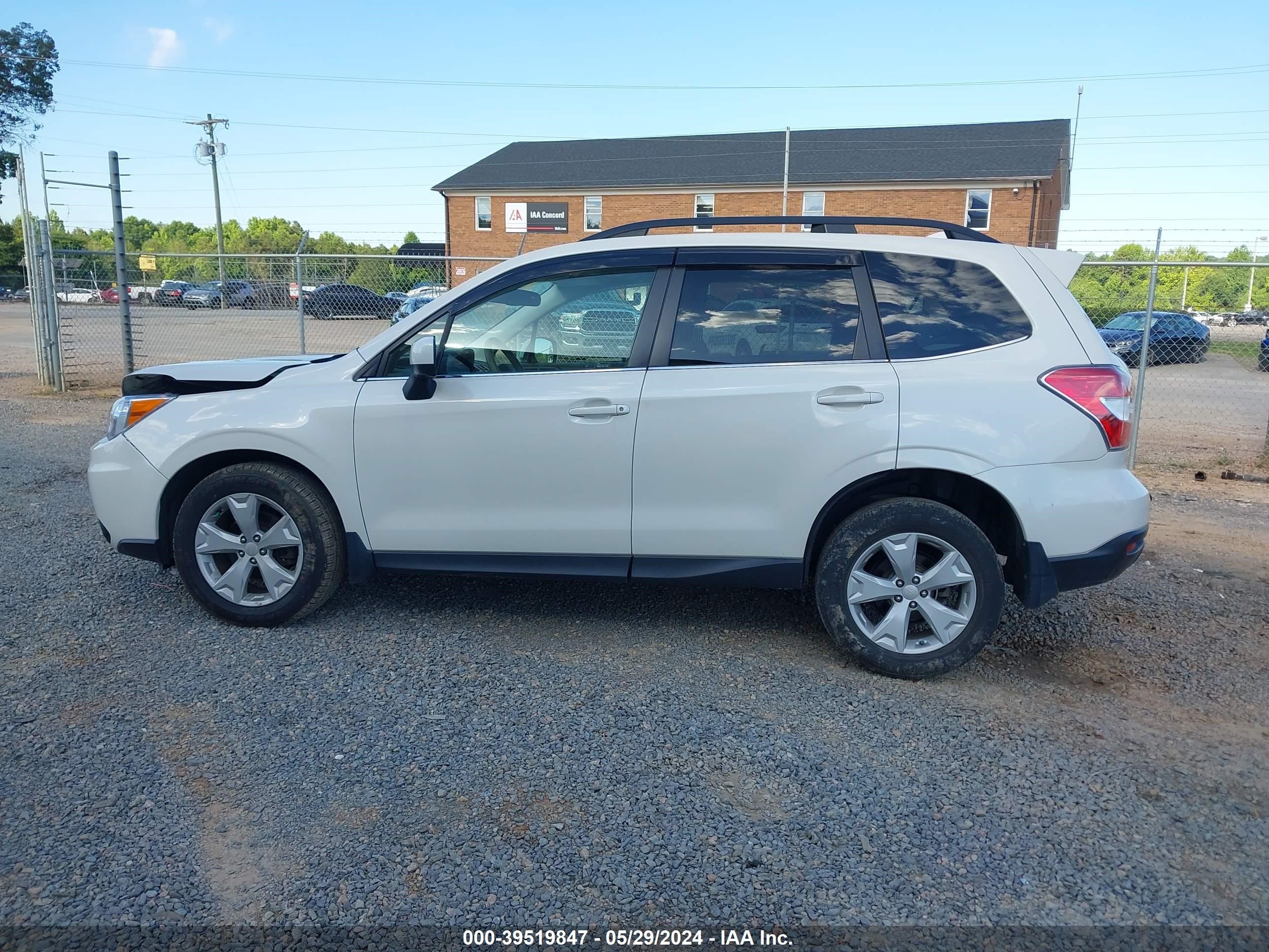 Photo 13 VIN: JF2SJAHC0GH440209 - SUBARU FORESTER 