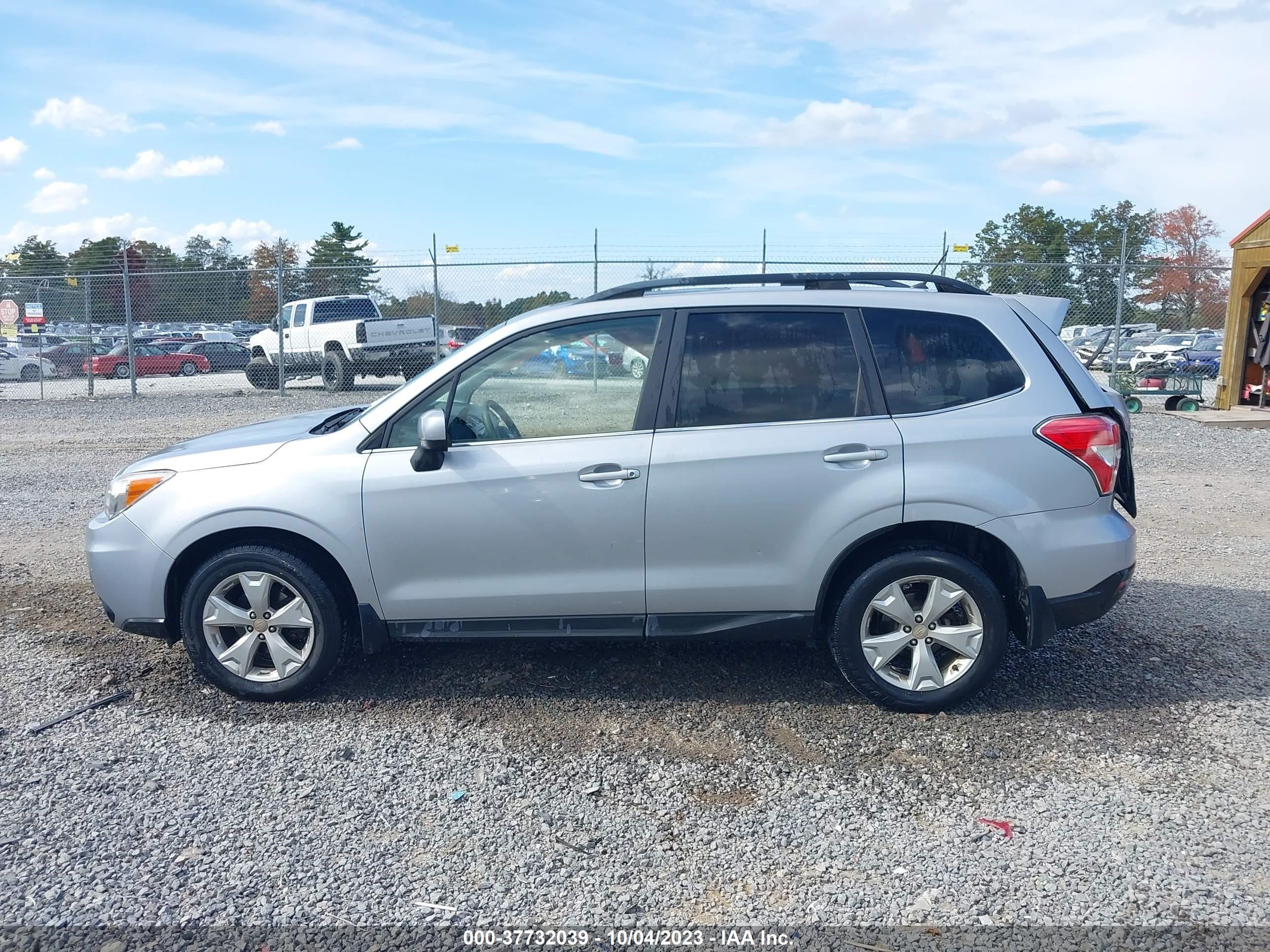 Photo 14 VIN: JF2SJAHC5FH828406 - SUBARU FORESTER 