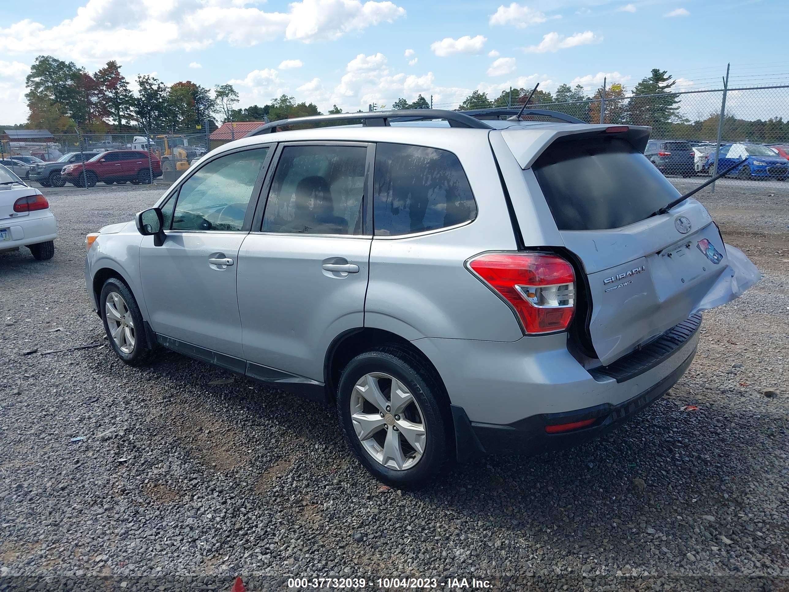 Photo 2 VIN: JF2SJAHC5FH828406 - SUBARU FORESTER 