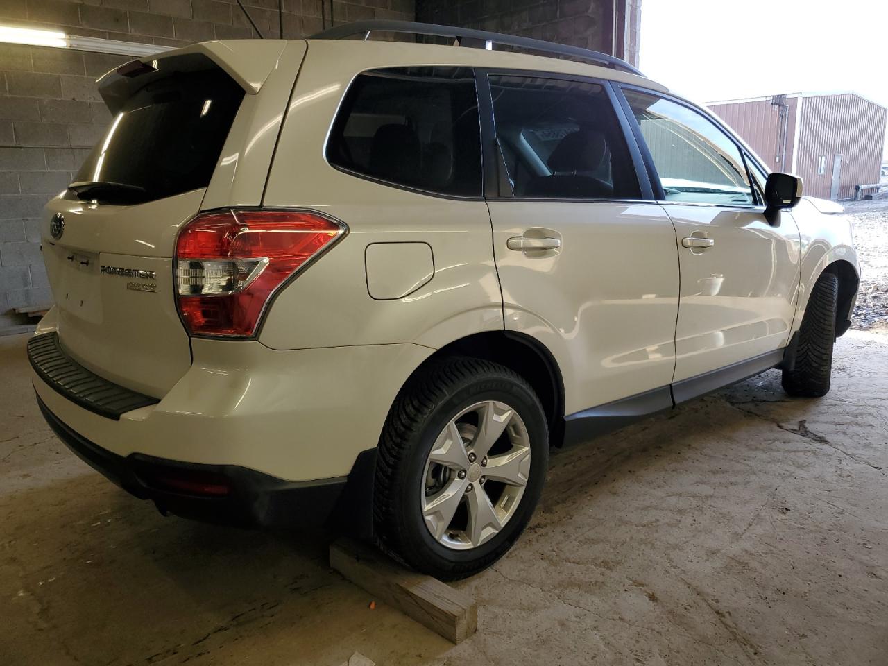 Photo 2 VIN: JF2SJAJC2EH422561 - SUBARU FORESTER 