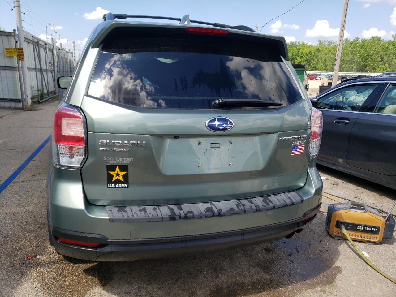 Photo 5 VIN: JF2SJAJC6HH511294 - SUBARU FORESTER 