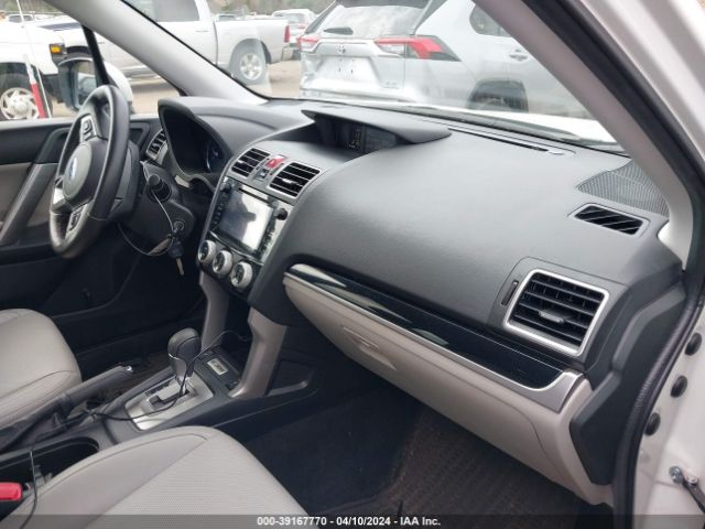 Photo 4 VIN: JF2SJAJC7JH617582 - SUBARU FORESTER 