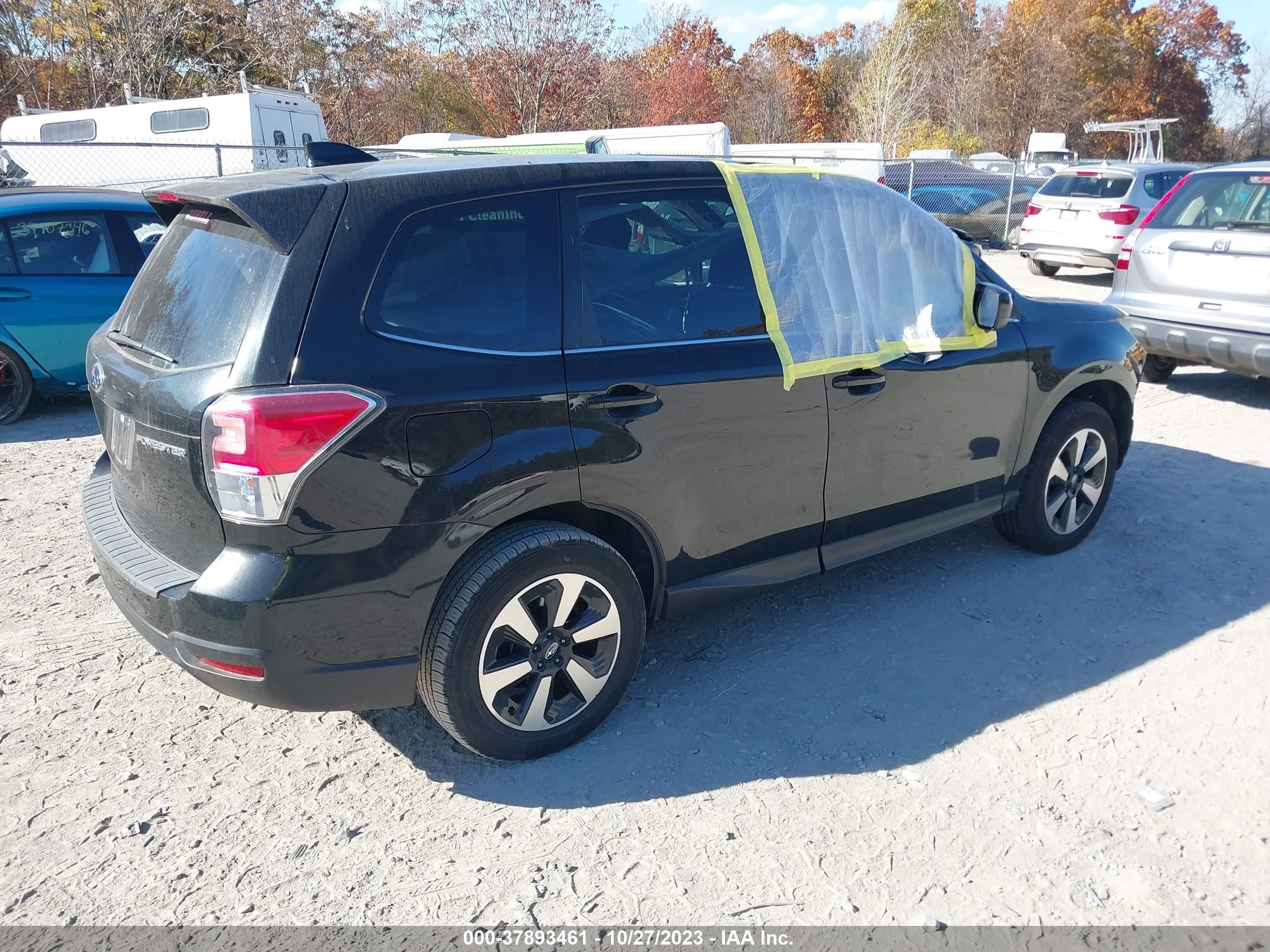 Photo 3 VIN: JF2SJAJCXJH414685 - SUBARU FORESTER 