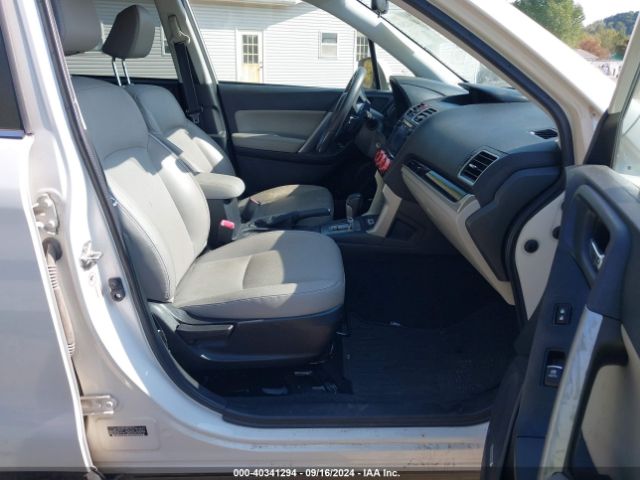 Photo 4 VIN: JF2SJARC0HH572533 - SUBARU FORESTER 