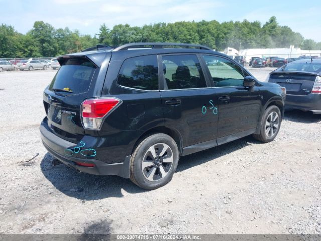 Photo 3 VIN: JF2SJARC3JH601349 - SUBARU FORESTER 