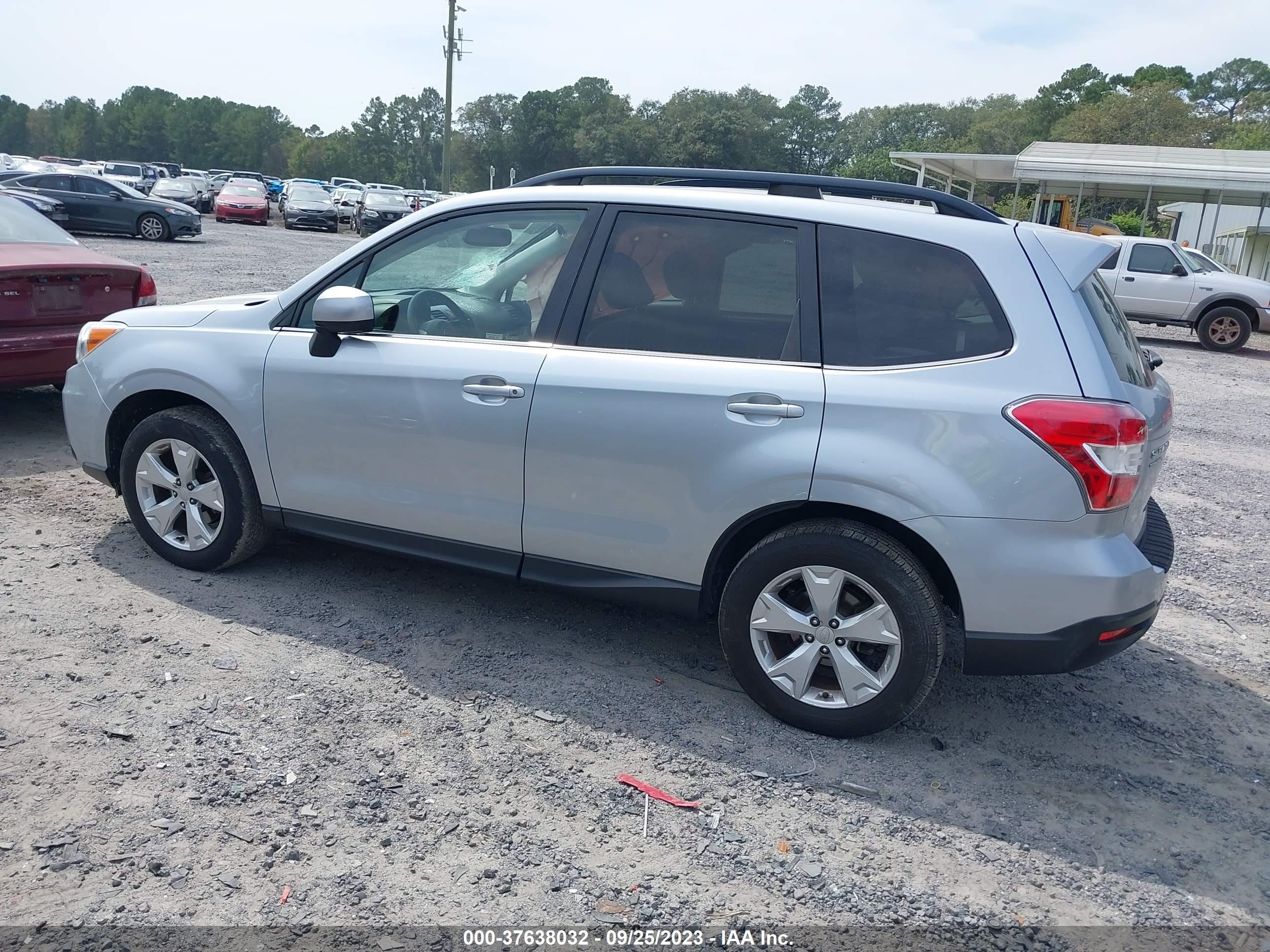 Photo 2 VIN: JF2SJARC6FH517873 - SUBARU FORESTER 