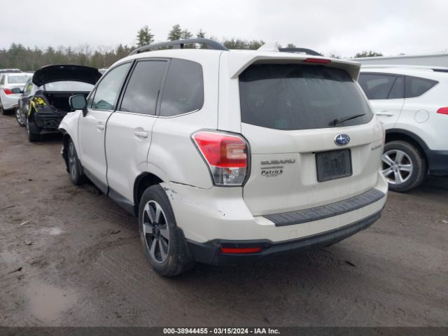 Photo 2 VIN: JF2SJARC8JH597363 - SUBARU FORESTER 