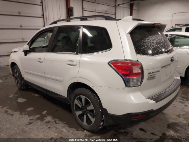 Photo 2 VIN: JF2SJARC9JH482464 - SUBARU FORESTER 