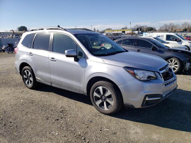 Photo 3 VIN: JF2SJARCXHH588528 - SUBARU FORESTER 