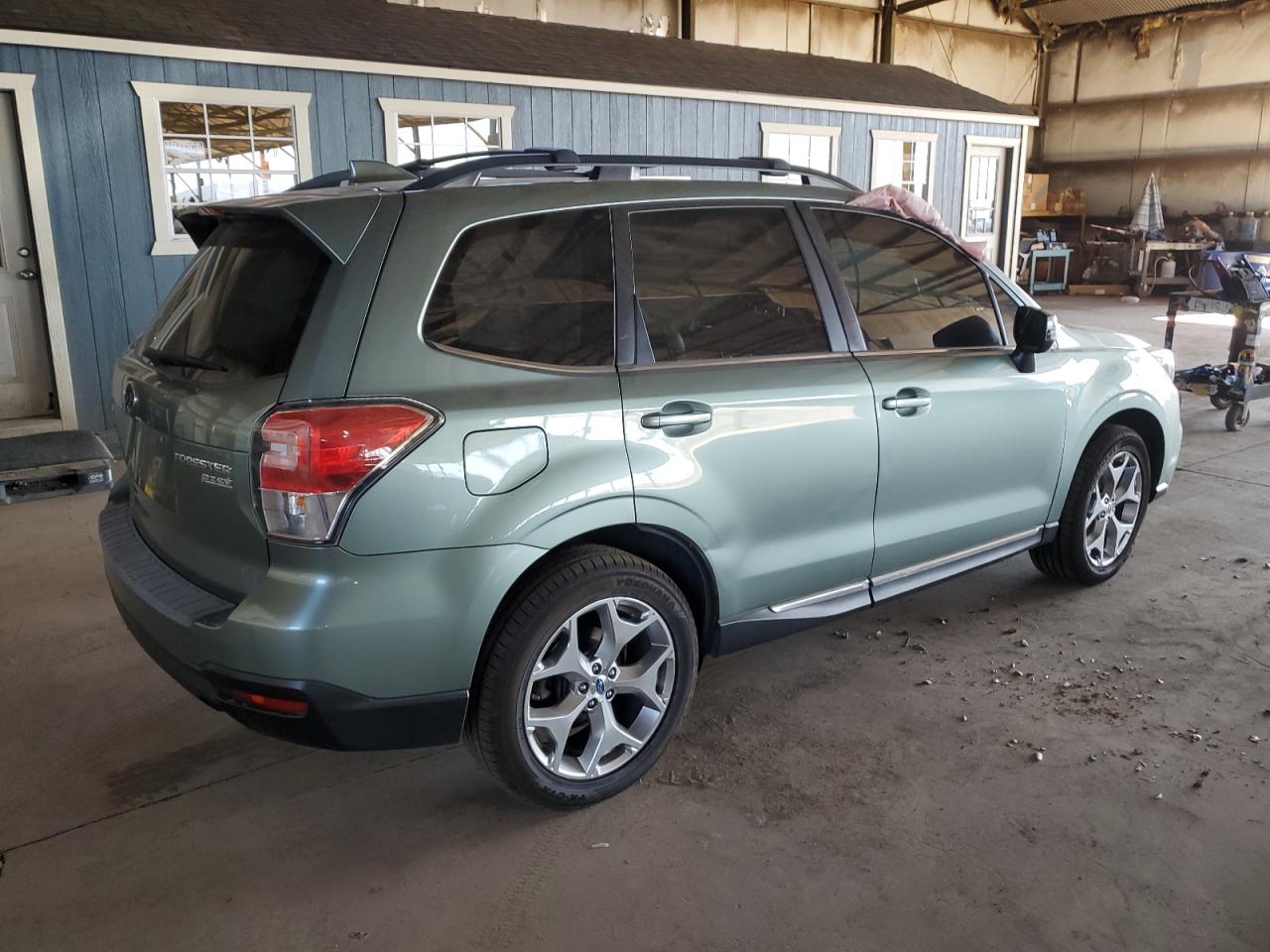 Photo 2 VIN: JF2SJATC2HH586801 - SUBARU FORESTER 