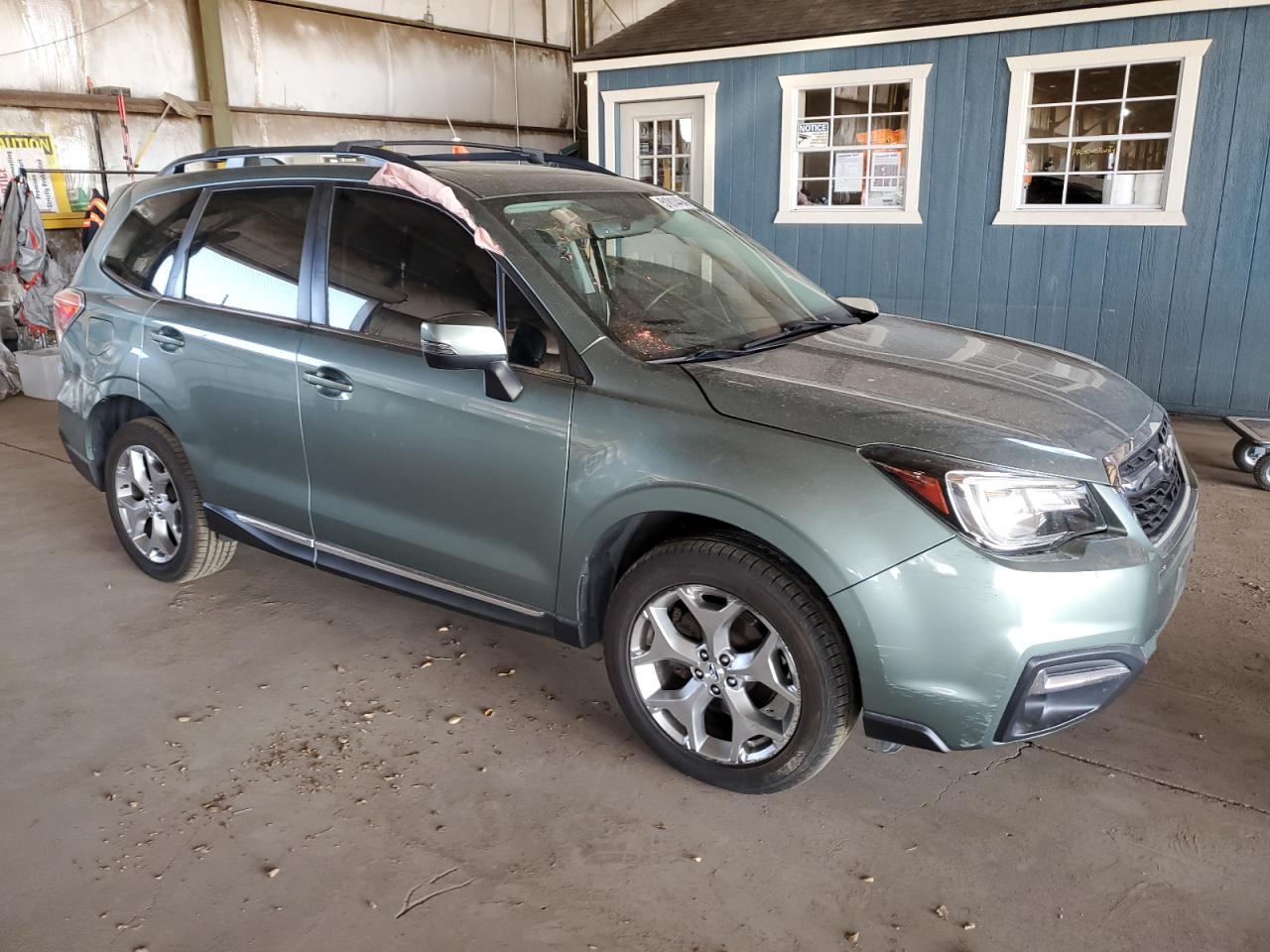 Photo 3 VIN: JF2SJATC2HH586801 - SUBARU FORESTER 