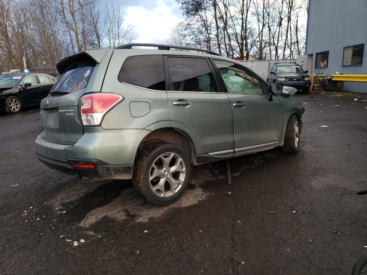 Photo 2 VIN: JF2SJATC4HH584290 - SUBARU FORESTER 